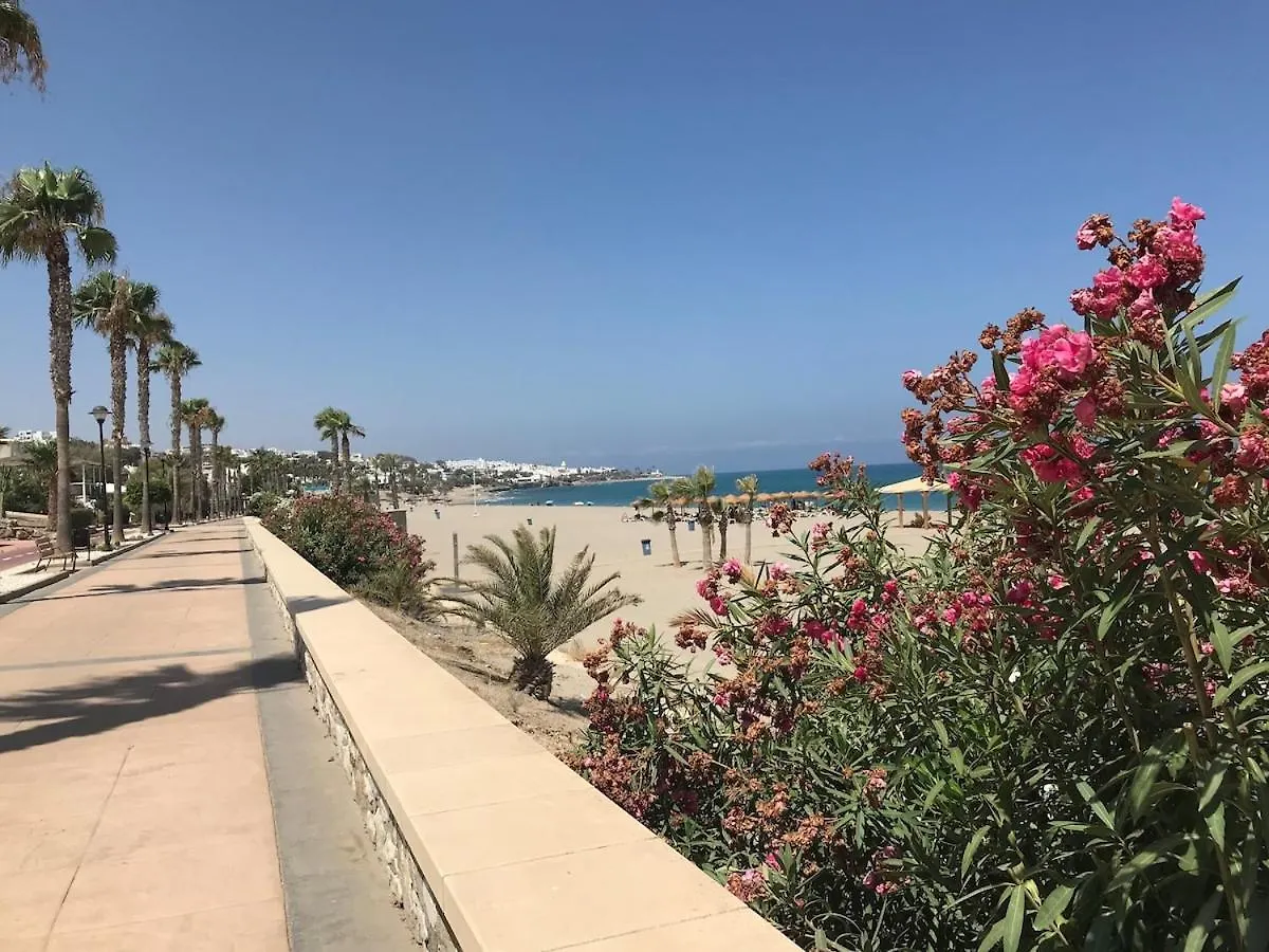 מוחקאר 1St Floor Penthouse Sea And Mountain View 5 Min Stroll To Beach בית נופש
